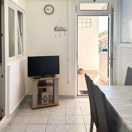 Apartamento Gorgeous In Tribunj With Wifi Tribalj