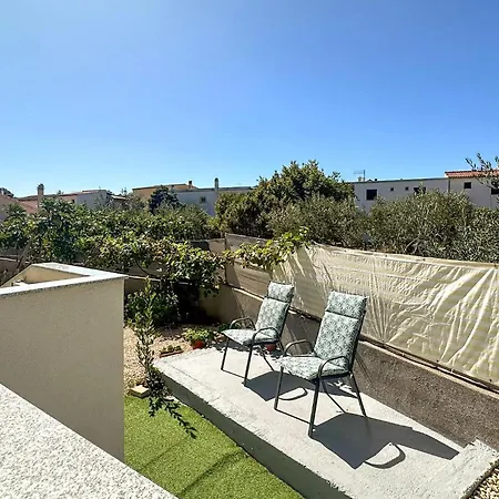 Gorgeous In Tribunj With Wifi Apartamento Tribalj